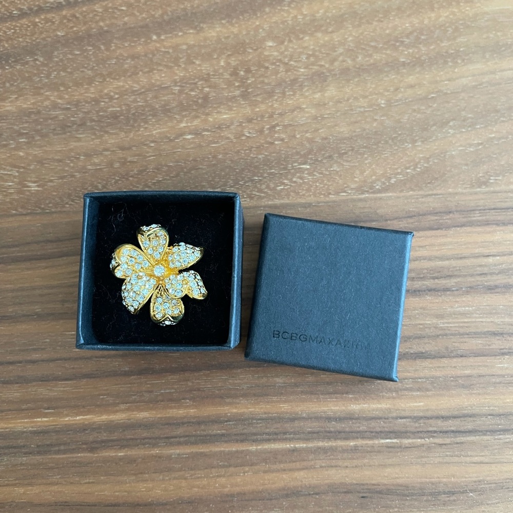 BCBG Flower Ring